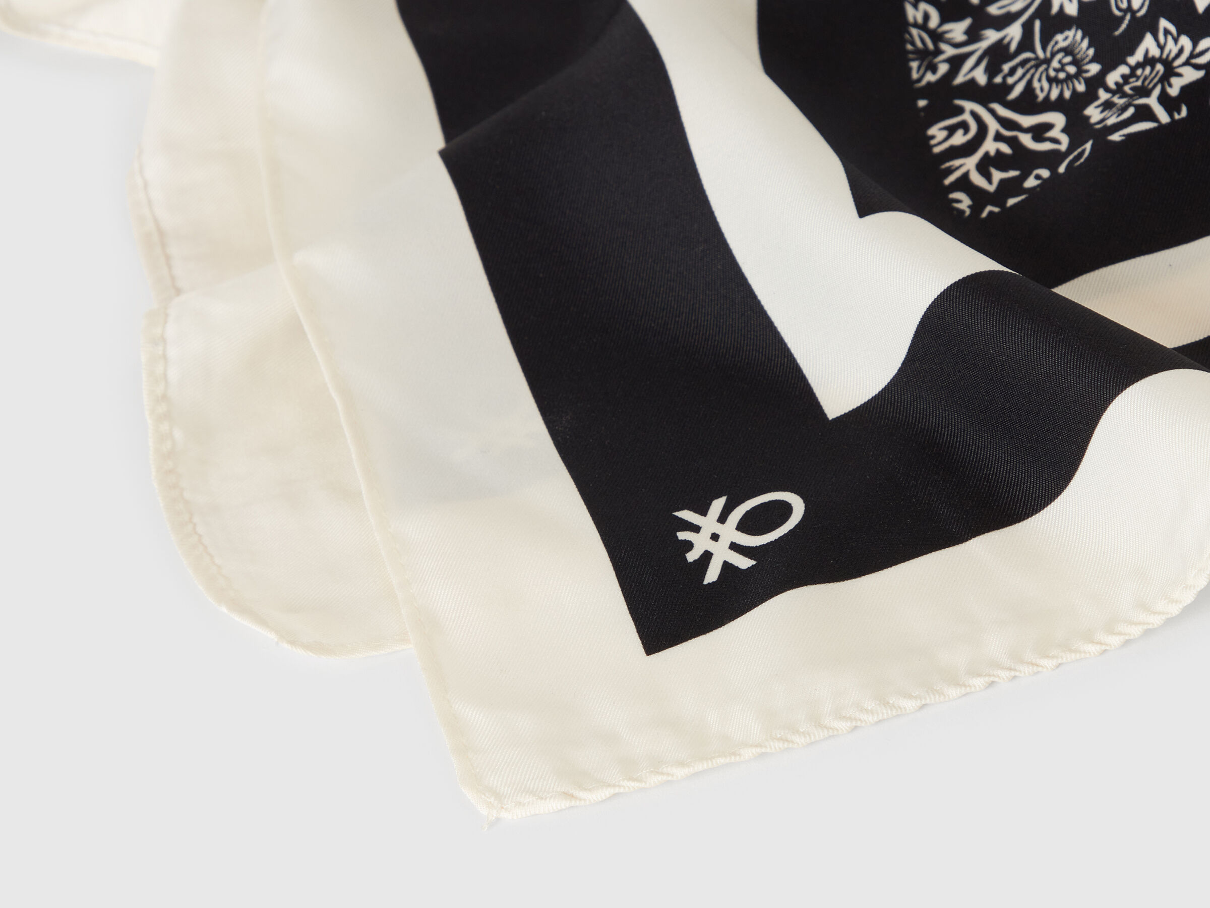 SQUARE SCARF Women image number 4